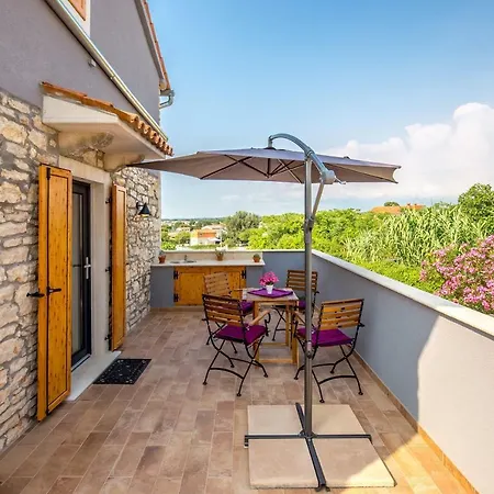 Apartment Li