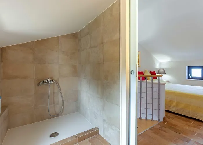 Li Apartment *
